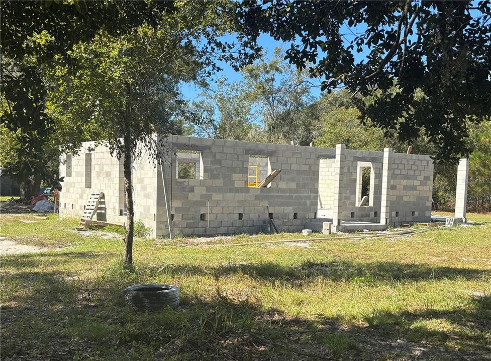 待售: $300,000 (6.02 acres)