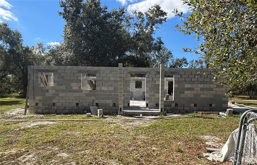 待售: $300,000 (6.02 acres)