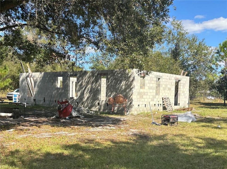 待售: $300,000 (6.02 acres)