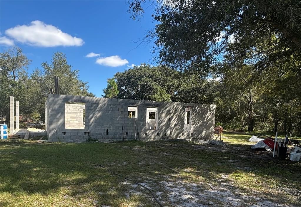 待售: $300,000 (6.02 acres)