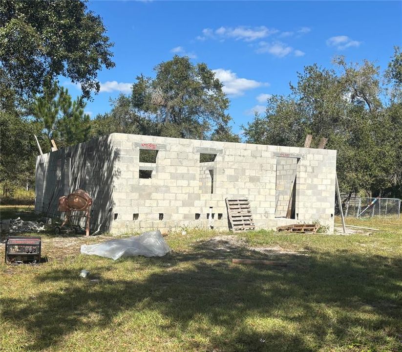 待售: $300,000 (6.02 acres)