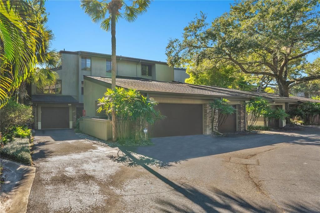 Active With Contract: $685,000 (2 beds, 3 baths, 2237 Square Feet)