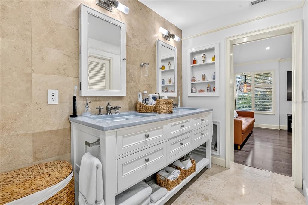 Active With Contract: $685,000 (2 beds, 3 baths, 2237 Square Feet)