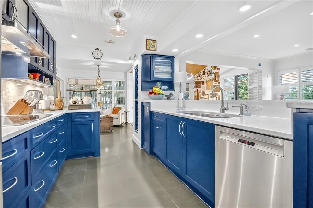 Active With Contract: $685,000 (2 beds, 3 baths, 2237 Square Feet)