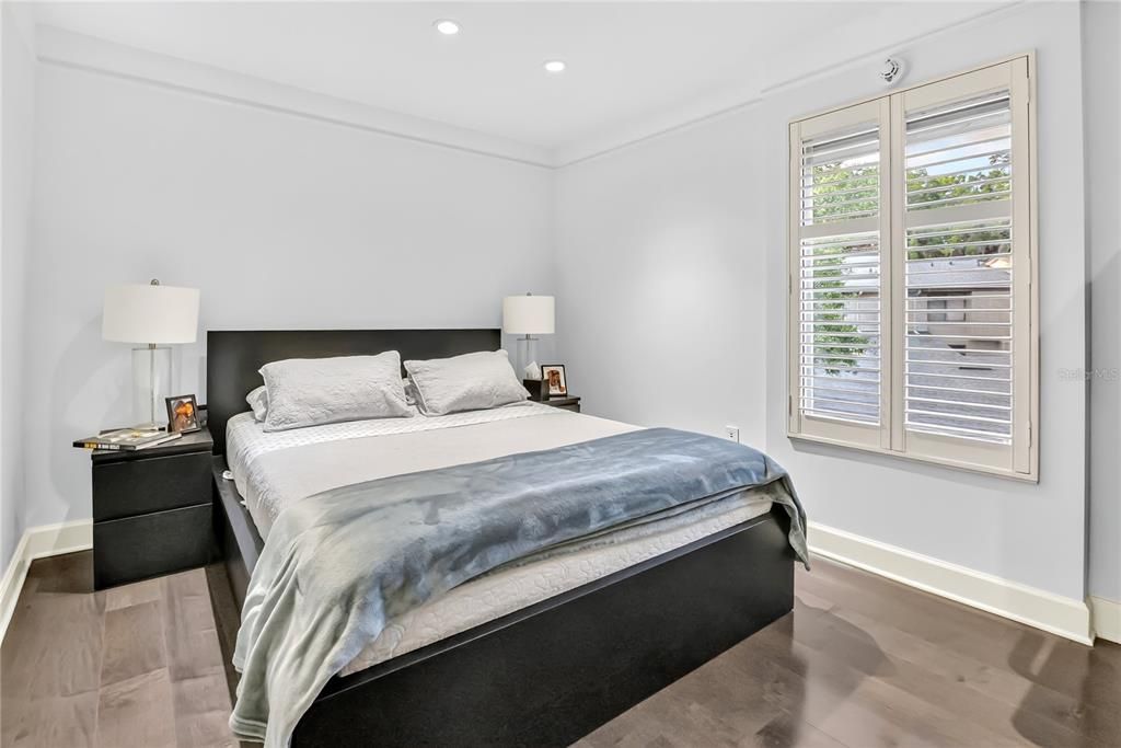 Active With Contract: $685,000 (2 beds, 3 baths, 2237 Square Feet)