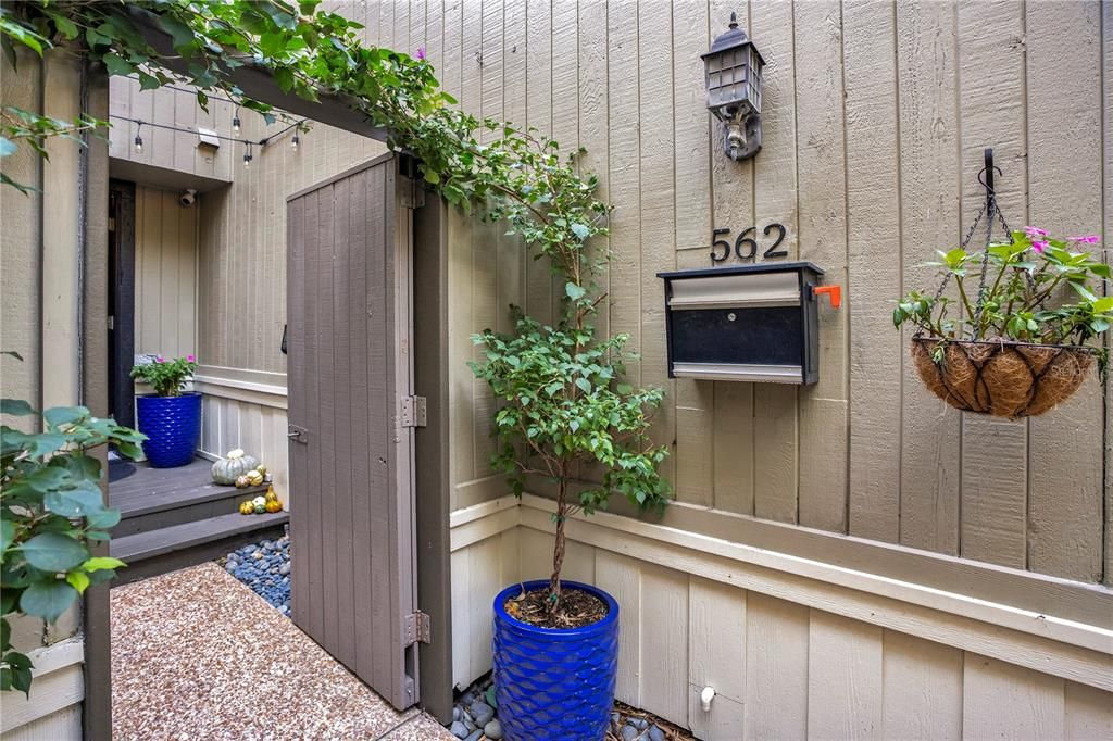 Active With Contract: $685,000 (2 beds, 3 baths, 2237 Square Feet)