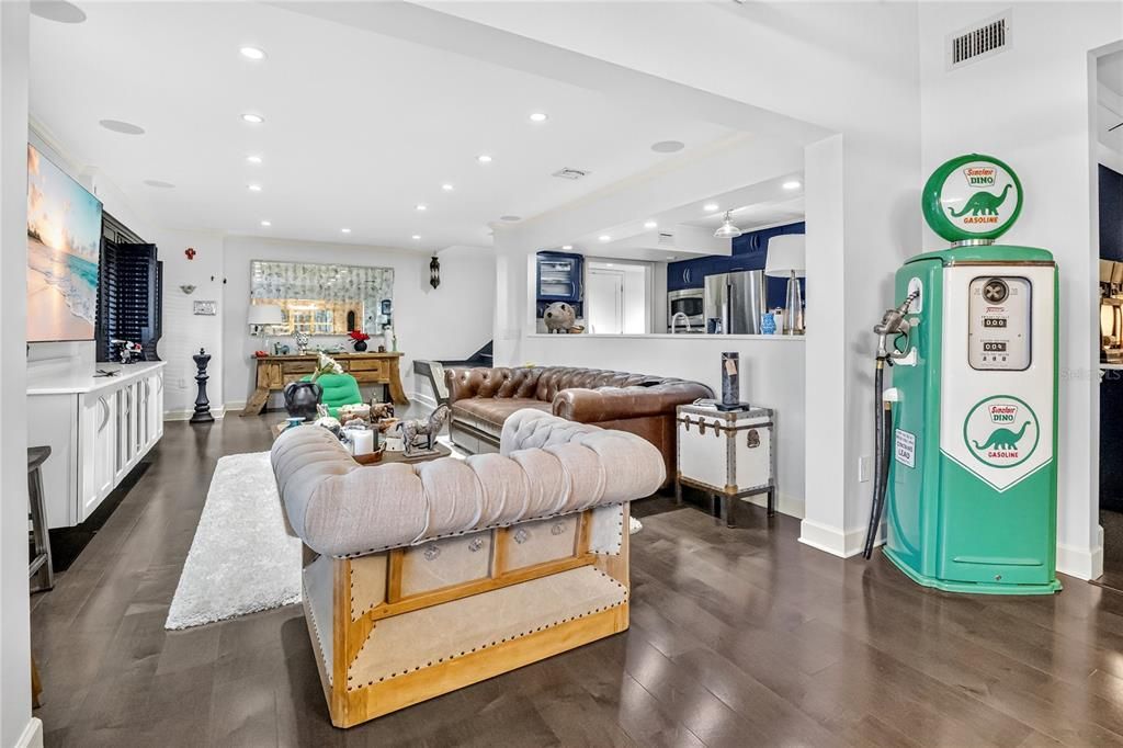 Active With Contract: $685,000 (2 beds, 3 baths, 2237 Square Feet)