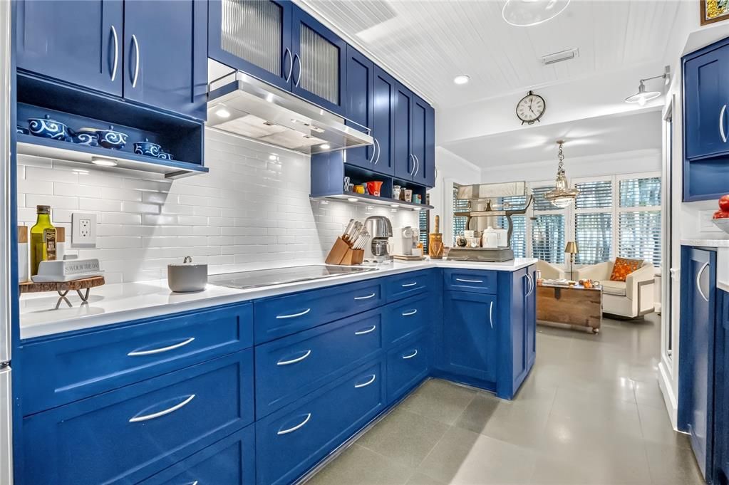 Active With Contract: $685,000 (2 beds, 3 baths, 2237 Square Feet)