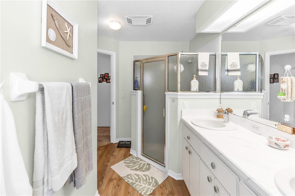 待售: $315,000 (3 贝兹, 2 浴室, 1995 平方英尺)