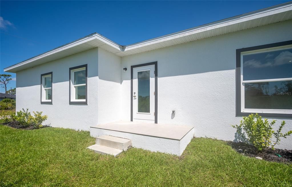 For Rent: $1,800 (3 beds, 2 baths, 1617 Square Feet)