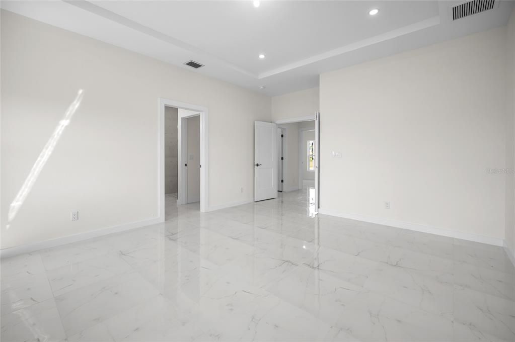 For Rent: $1,800 (3 beds, 2 baths, 1617 Square Feet)