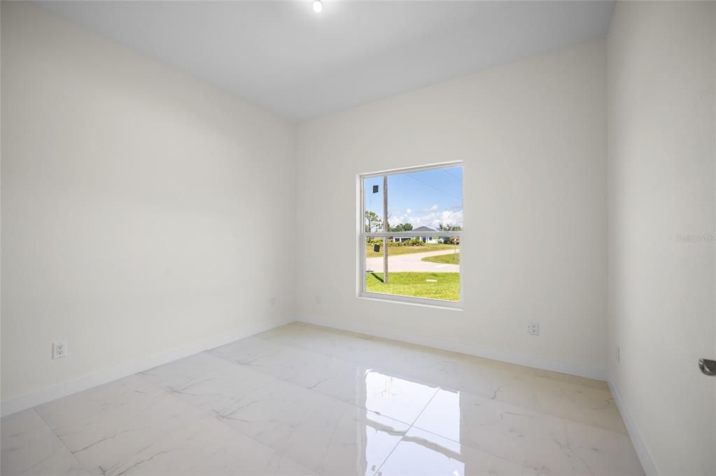 For Rent: $1,800 (3 beds, 2 baths, 1617 Square Feet)