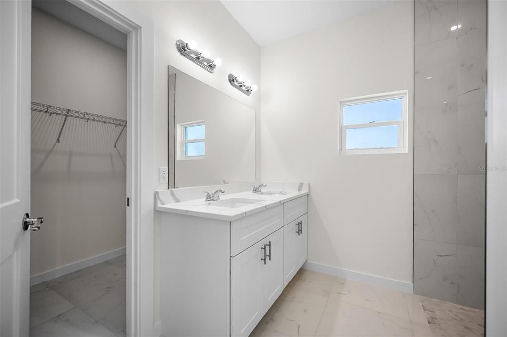 For Rent: $1,800 (3 beds, 2 baths, 1617 Square Feet)