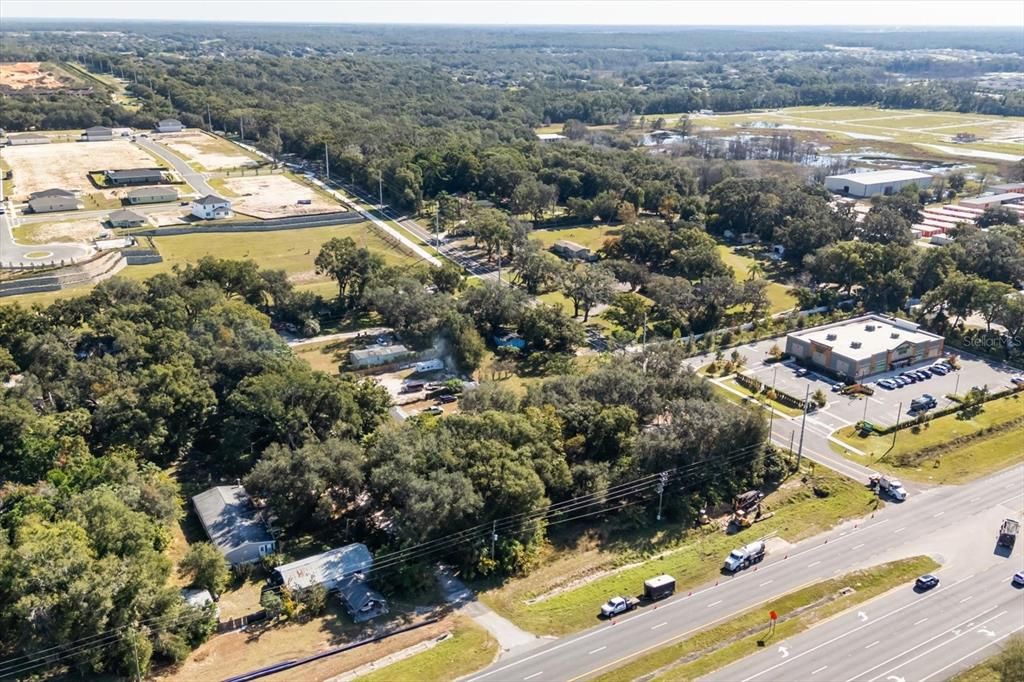 На продажу: $700,000 (0.93 acres)