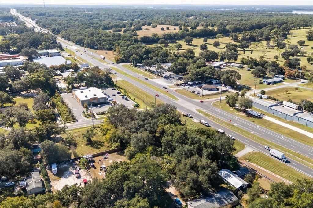 На продажу: $700,000 (0.93 acres)