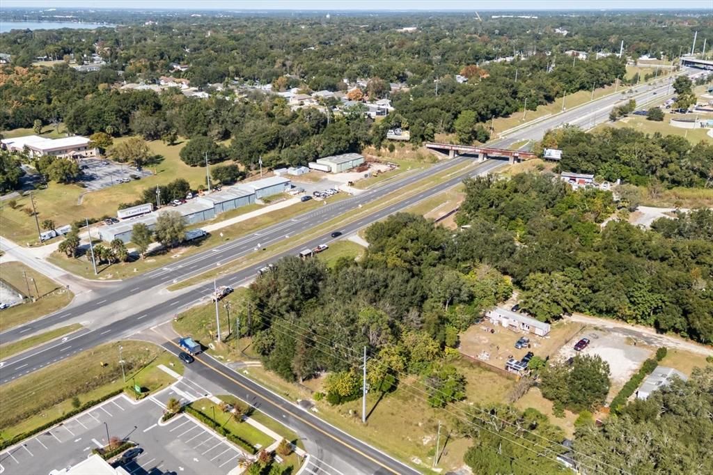 На продажу: $700,000 (0.93 acres)