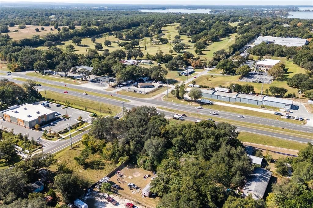 На продажу: $700,000 (0.93 acres)