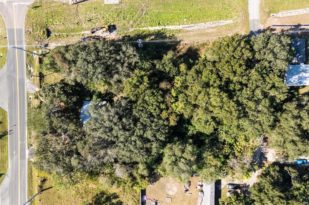 На продажу: $700,000 (0.93 acres)