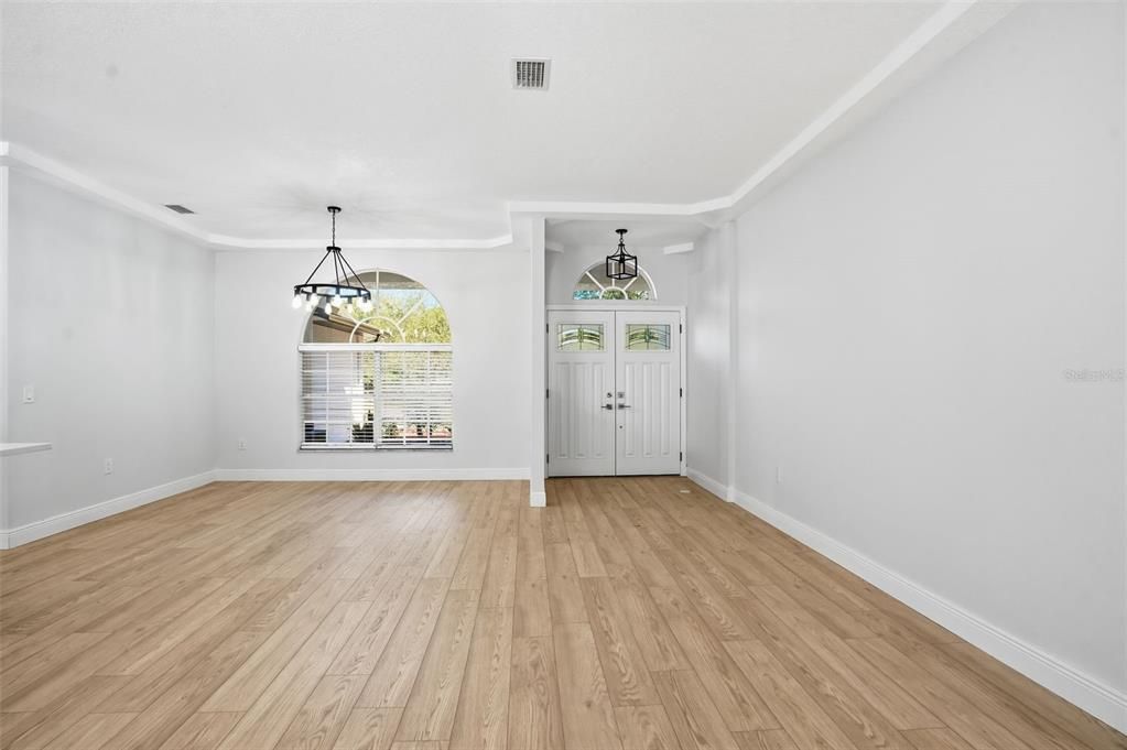 Под контрактом: $675,000 (3 спален, 2 ванн, 1889 Квадратных фут)