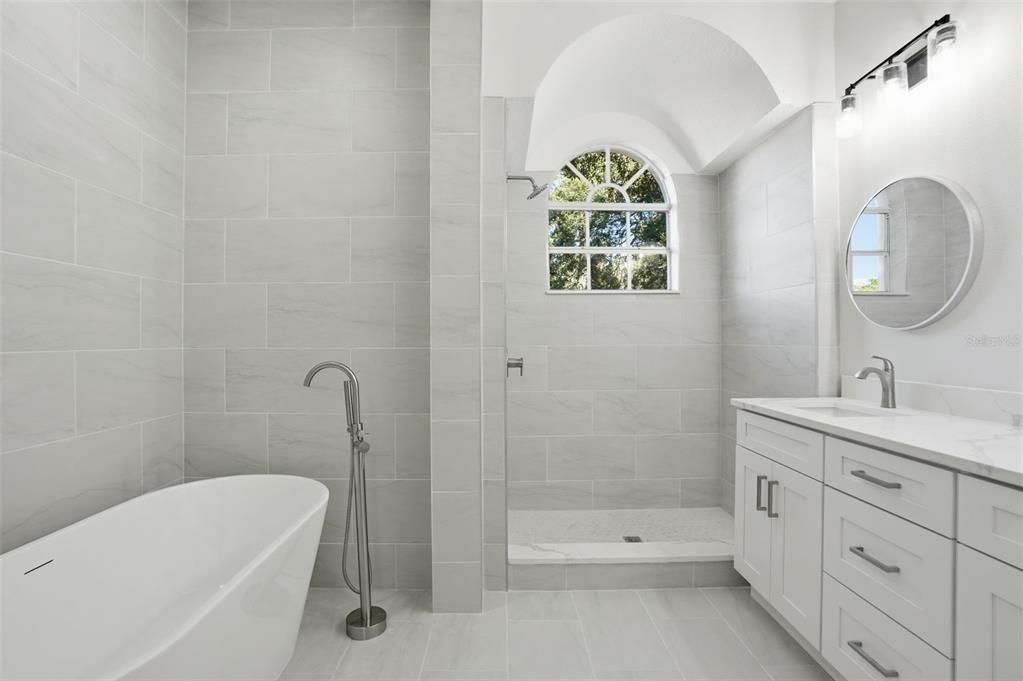 Под контрактом: $675,000 (3 спален, 2 ванн, 1889 Квадратных фут)