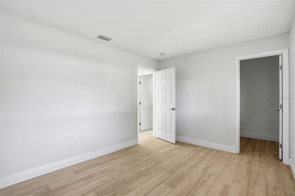 Под контрактом: $675,000 (3 спален, 2 ванн, 1889 Квадратных фут)