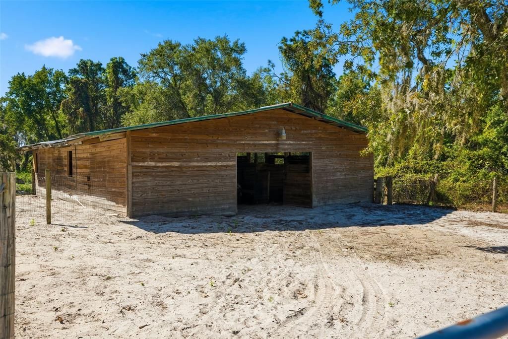 Под контрактом: $675,000 (3 спален, 2 ванн, 1889 Квадратных фут)