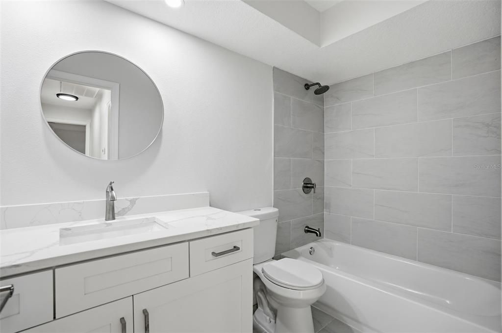 Под контрактом: $675,000 (3 спален, 2 ванн, 1889 Квадратных фут)