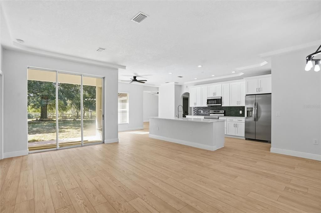 Под контрактом: $675,000 (3 спален, 2 ванн, 1889 Квадратных фут)