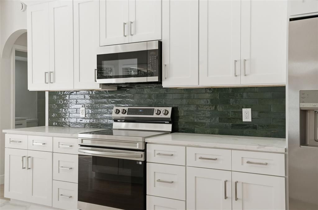 Под контрактом: $675,000 (3 спален, 2 ванн, 1889 Квадратных фут)