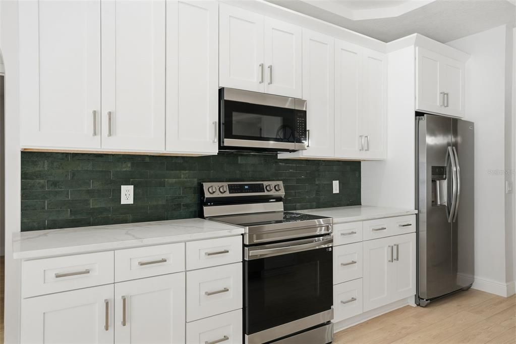 Под контрактом: $675,000 (3 спален, 2 ванн, 1889 Квадратных фут)