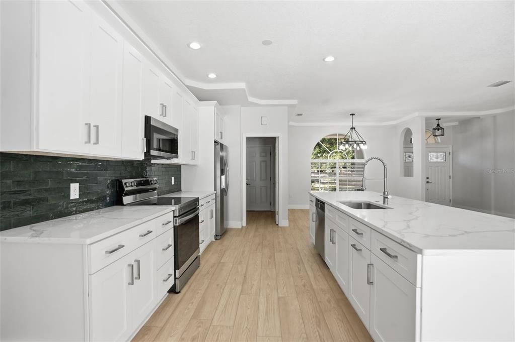 Под контрактом: $675,000 (3 спален, 2 ванн, 1889 Квадратных фут)