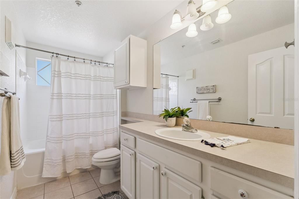 For Sale: $245,000 (3 beds, 2 baths, 1583 Square Feet)