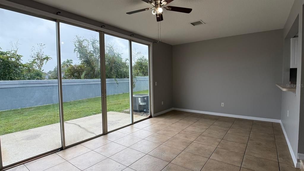 出租: $1,425 (3 贝兹, 2 浴室, 1400 平方英尺)