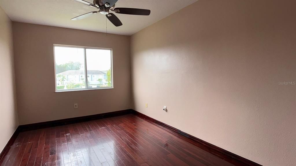 出租: $1,425 (3 贝兹, 2 浴室, 1400 平方英尺)