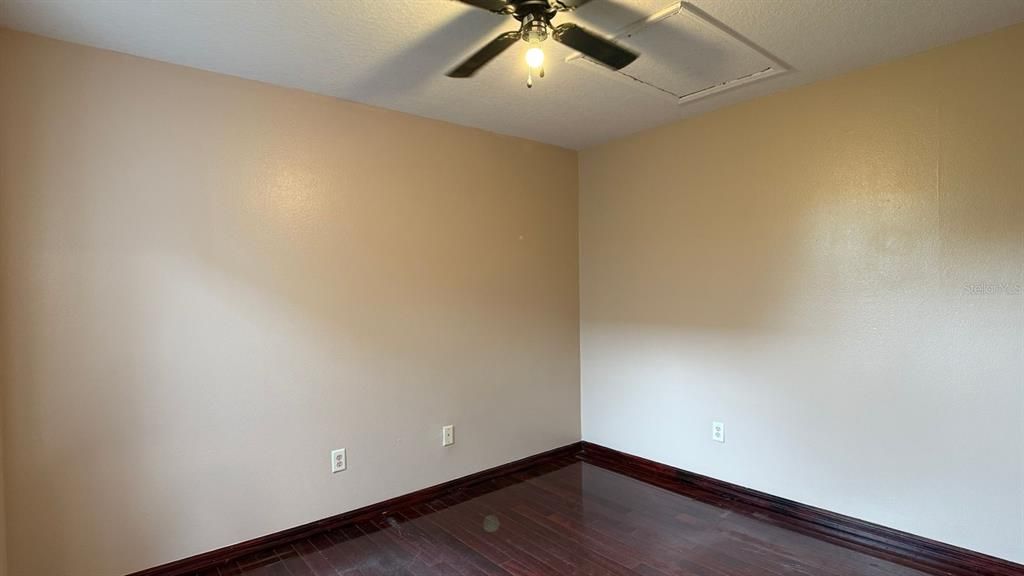 出租: $1,425 (3 贝兹, 2 浴室, 1400 平方英尺)