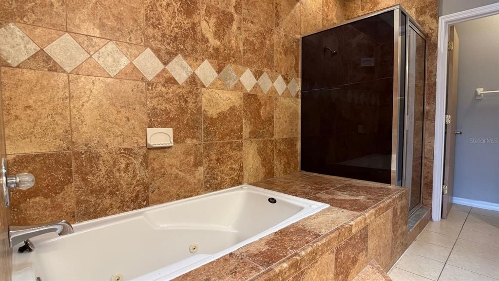 出租: $1,425 (3 贝兹, 2 浴室, 1400 平方英尺)