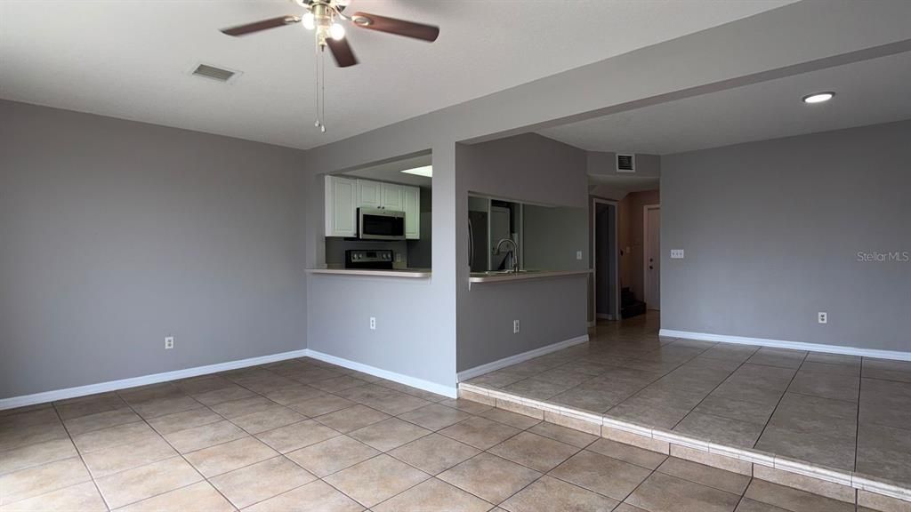 出租: $1,425 (3 贝兹, 2 浴室, 1400 平方英尺)