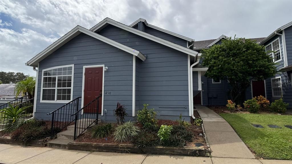 出租: $1,425 (3 贝兹, 2 浴室, 1400 平方英尺)