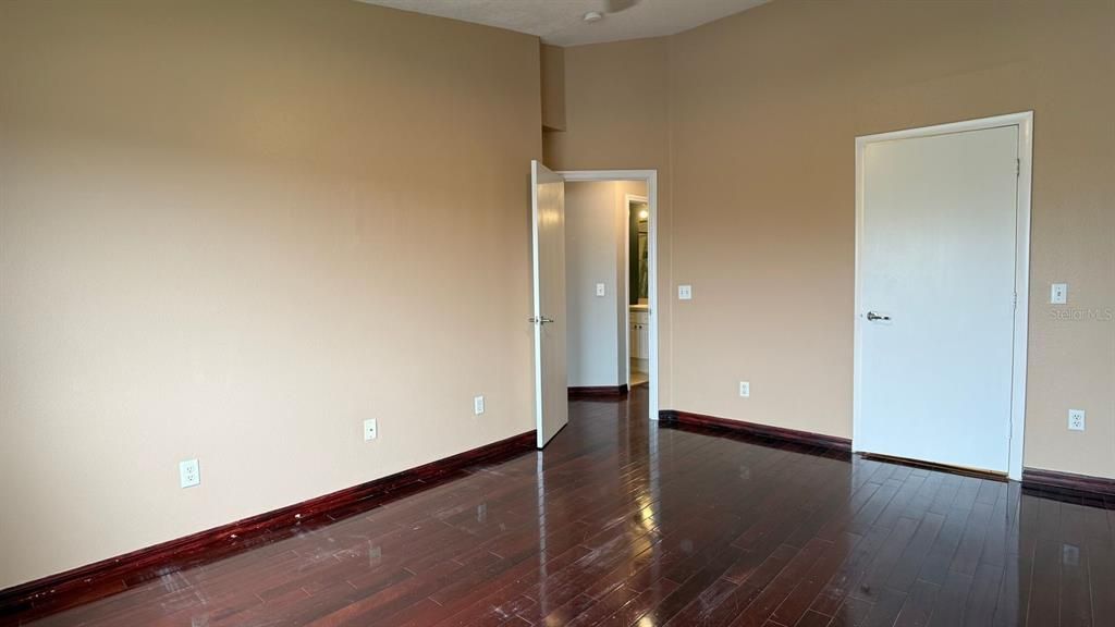 出租: $1,425 (3 贝兹, 2 浴室, 1400 平方英尺)