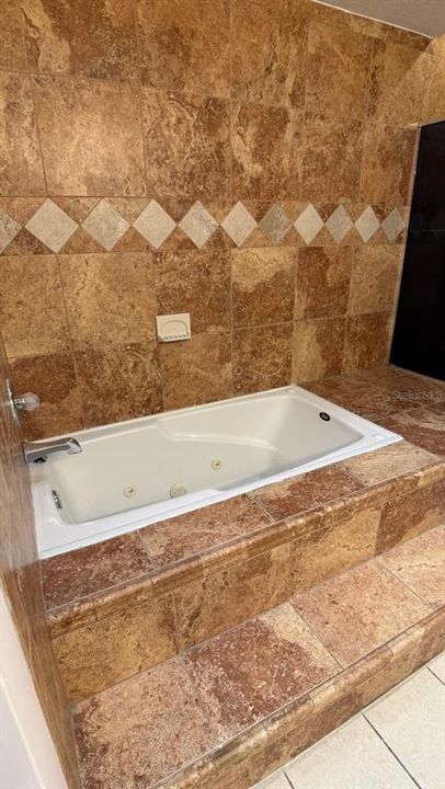 出租: $1,425 (3 贝兹, 2 浴室, 1400 平方英尺)