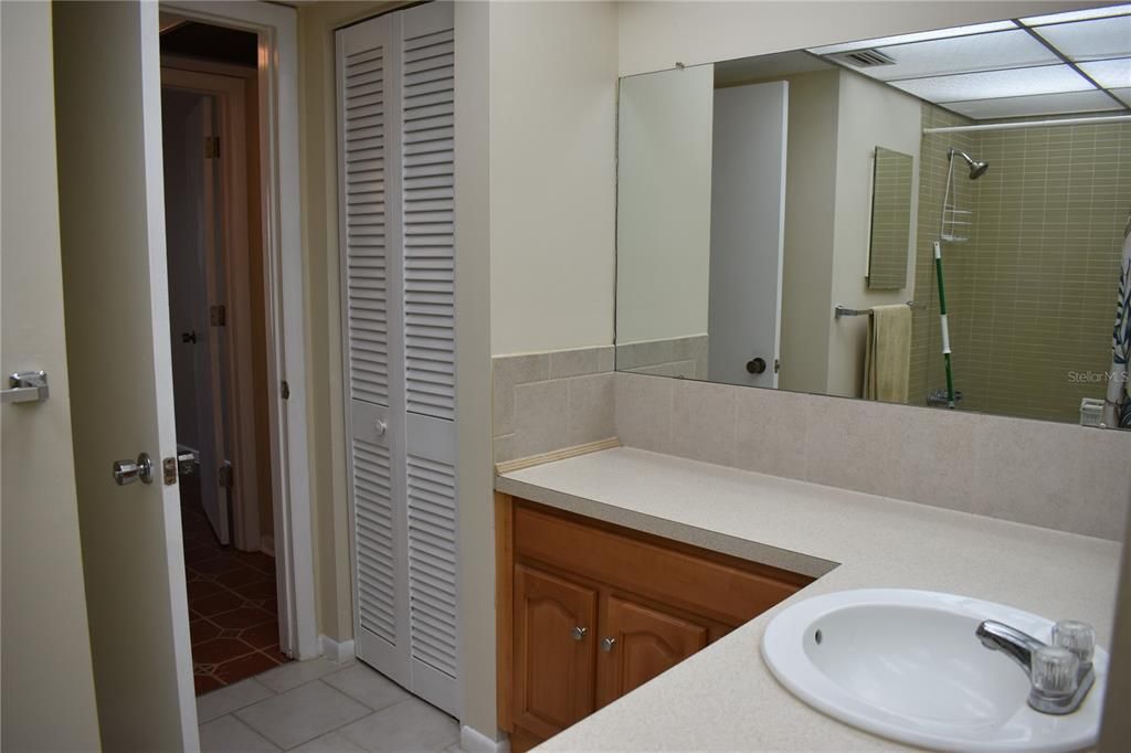 出租: $1,600 (1 贝兹, 1 浴室, 815 平方英尺)