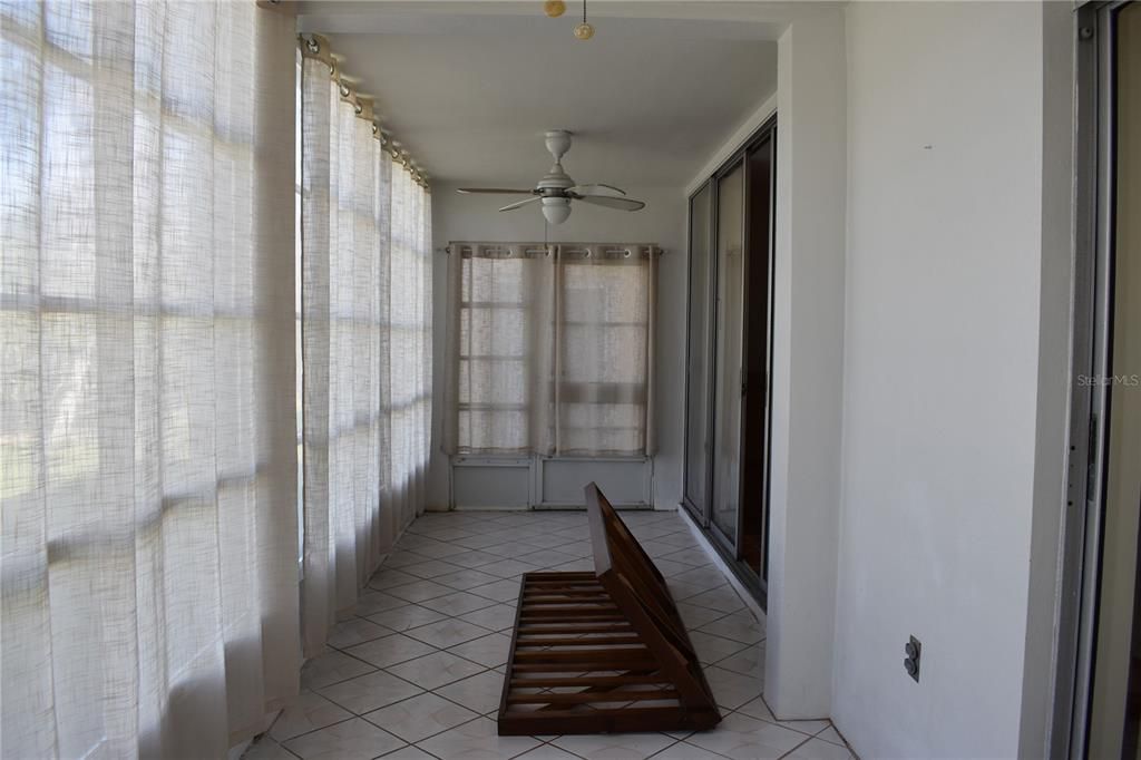 出租: $1,600 (1 贝兹, 1 浴室, 815 平方英尺)