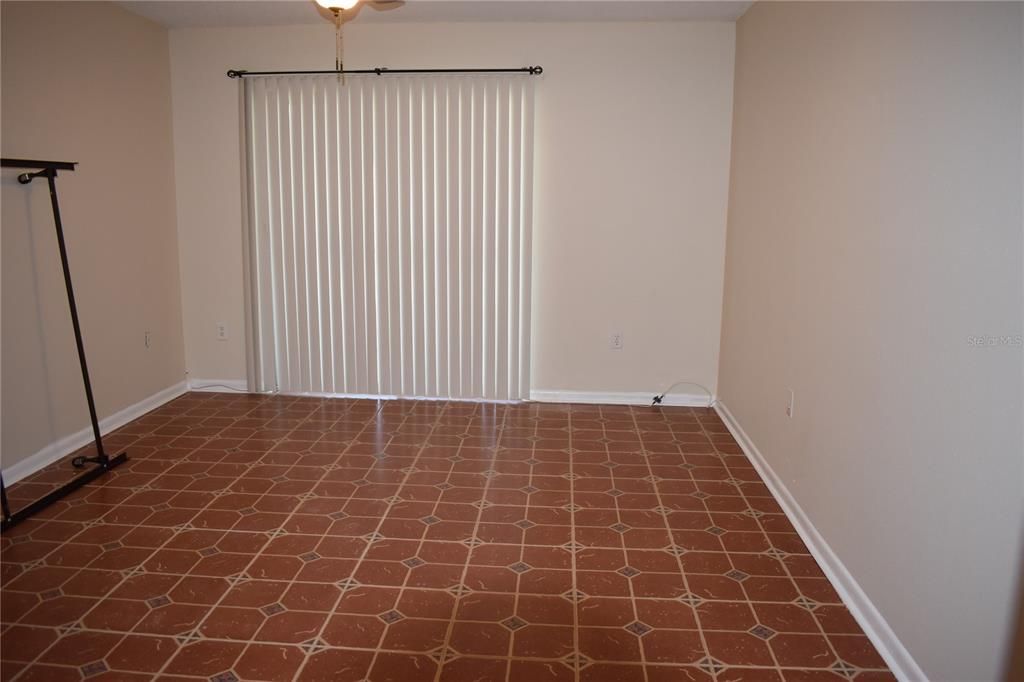 出租: $1,600 (1 贝兹, 1 浴室, 815 平方英尺)