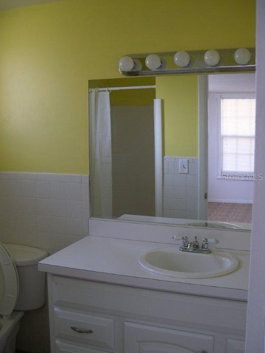 出租: $1,850 (2 贝兹, 1 浴室, 947 平方英尺)