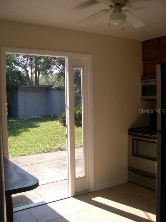 出租: $1,850 (2 贝兹, 1 浴室, 947 平方英尺)