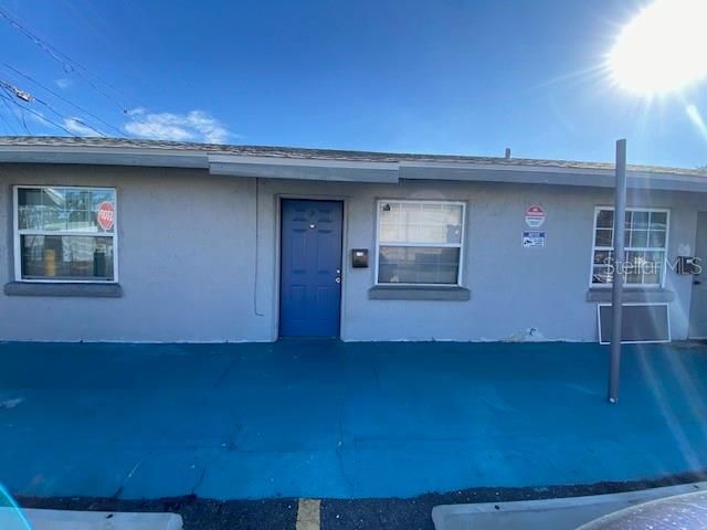 出租: $925 (1 贝兹, 1 浴室, 600 平方英尺)