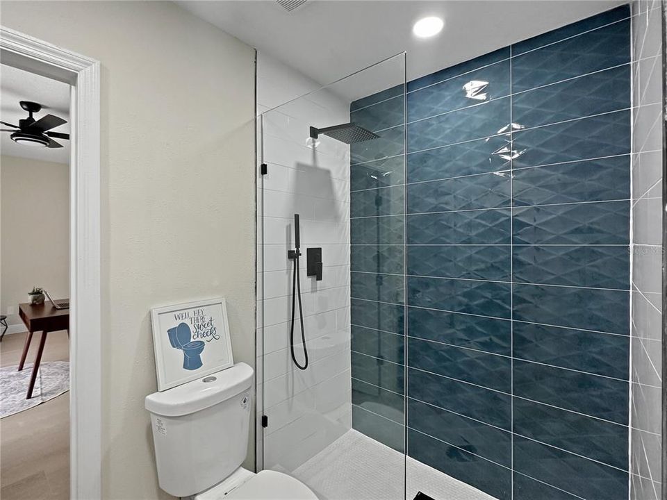 待售: $759,000 (5 贝兹, 3 浴室, 2400 平方英尺)