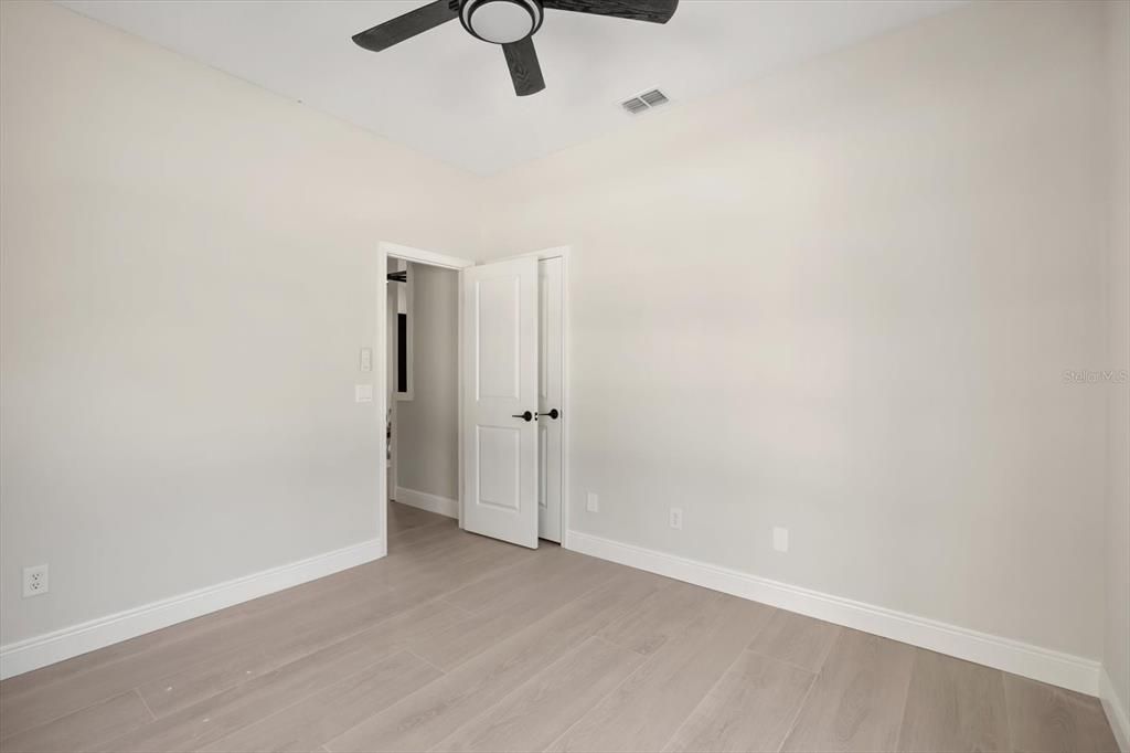 待售: $759,000 (5 贝兹, 3 浴室, 2400 平方英尺)