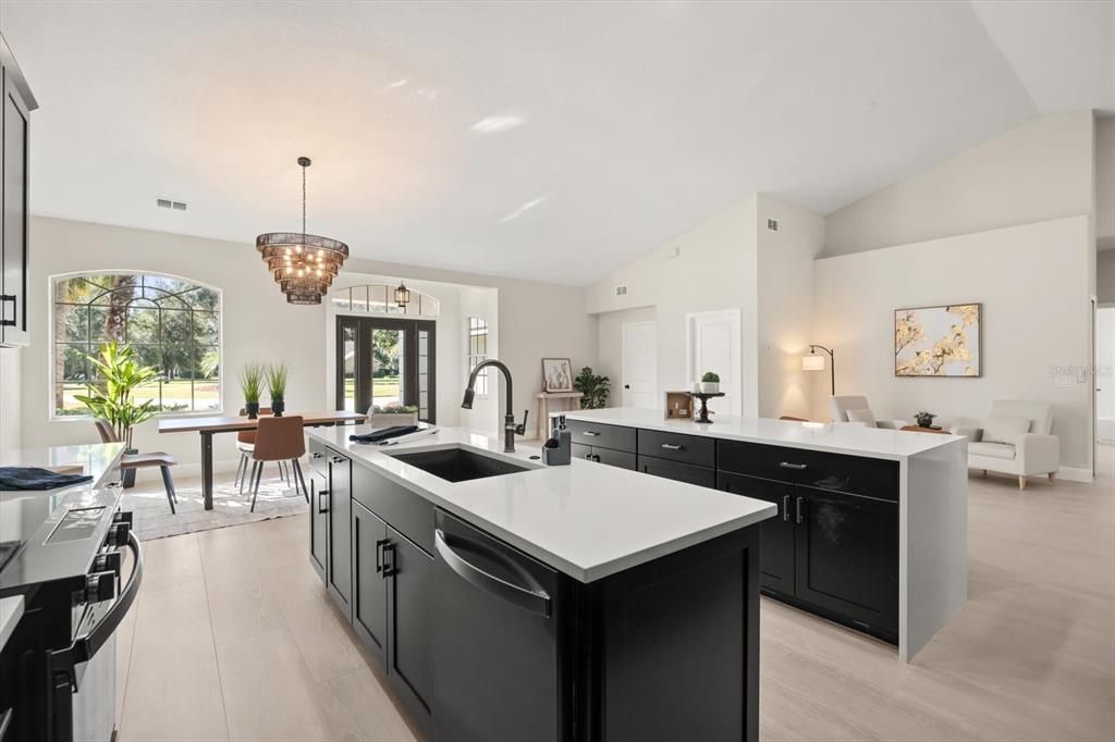 待售: $759,000 (5 贝兹, 3 浴室, 2400 平方英尺)