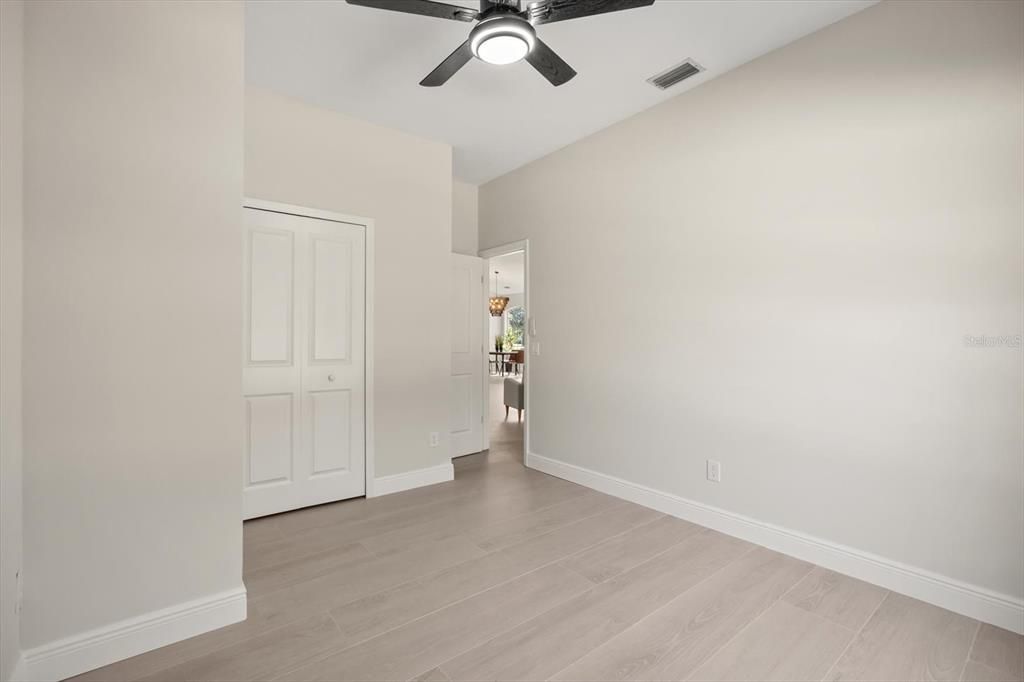 待售: $759,000 (5 贝兹, 3 浴室, 2400 平方英尺)